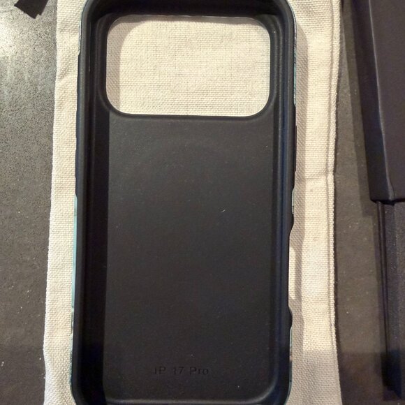 Burga iPhone 17 Pro Case (MagSafe) + Adhesive Ring | Ubud Jungle | Brand NEW - Picture 5 of 7